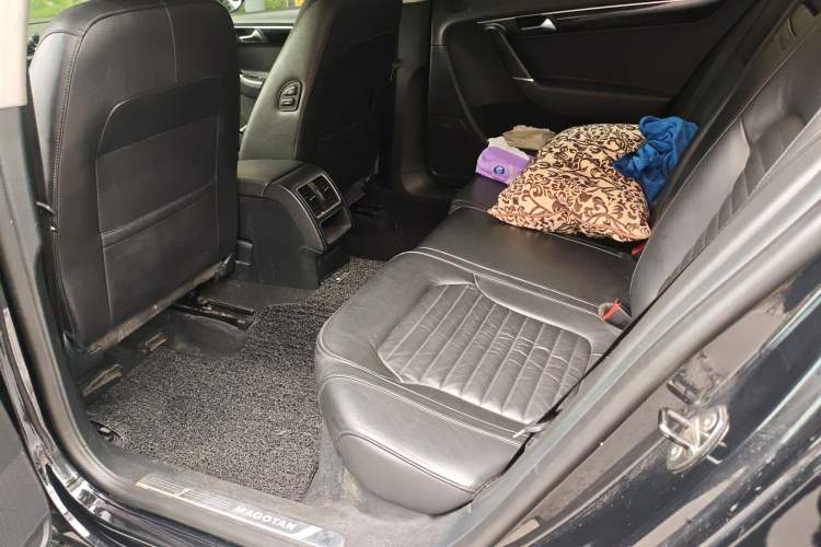 Used Volkswagen Magotan 2013 1.8TSI Luxury Model Left Rear Seat