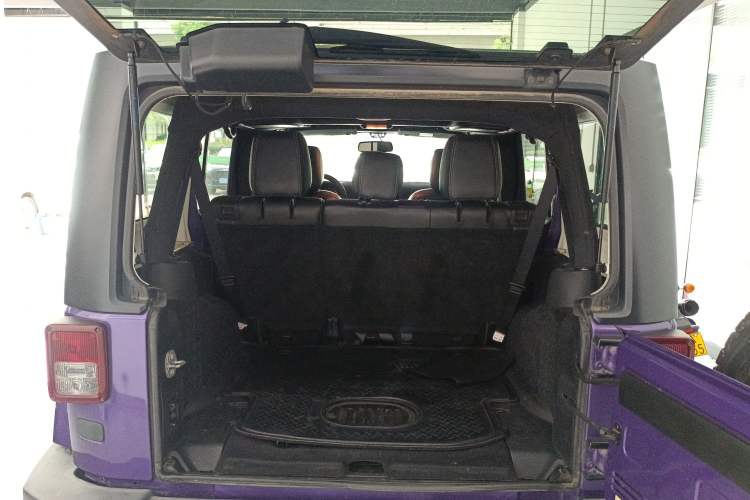 Used Jeep Wrangler 2017 3.0L Sahara Four-Door Comfort Edition
