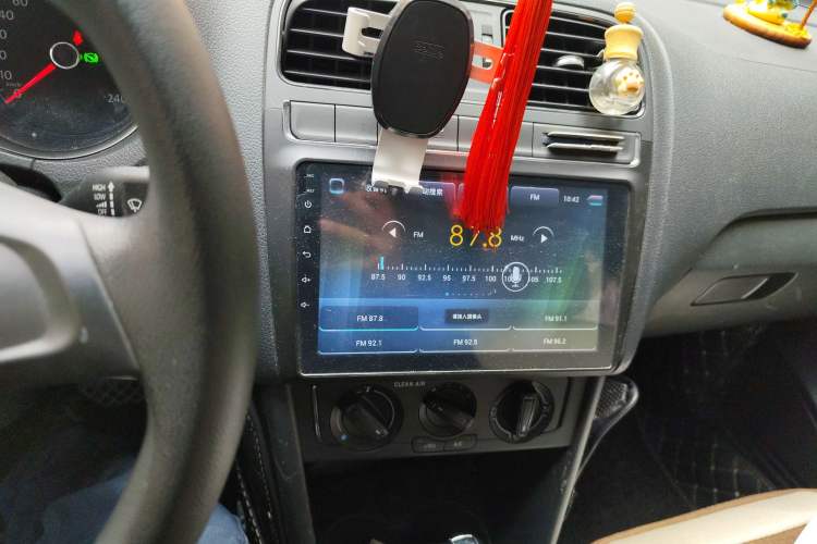 Used Volkswagen Polo 2016 1.4L Automatic Trendy Model Audio And AC Panel