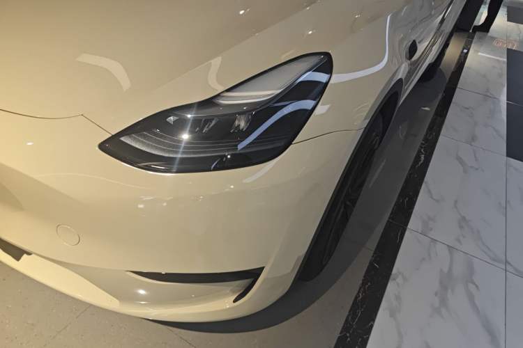 Used Tesla Model Y 2024 Rear-Wheel-Drive Version
