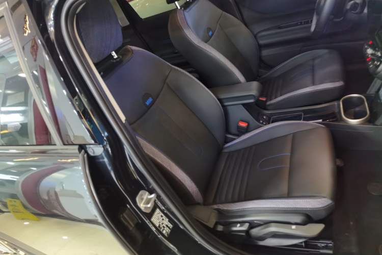 Used MINI MINI 2025 1.5T COOPER Classic Edition Five-Door Version