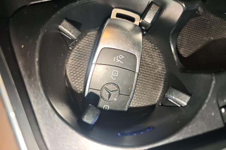 Used Mercedes-Benz GLC 2020 GLC 260 L 4MATIC Luxury Model Vehicle Key