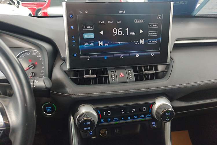 Used Toyota Wildlander 2022 2.0L CVT Two-Wheel Drive Luxury Edition Audio And AC Panel