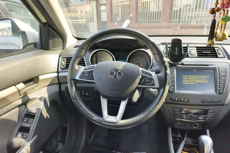 Used BAIC Senova X65 2015 2.0T Automatic Elite Model
