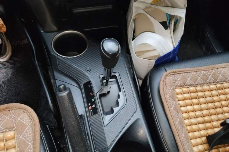 Used Toyota RAV4 2015 2.0L CVT Two-Wheel Drive Fashion Edition
