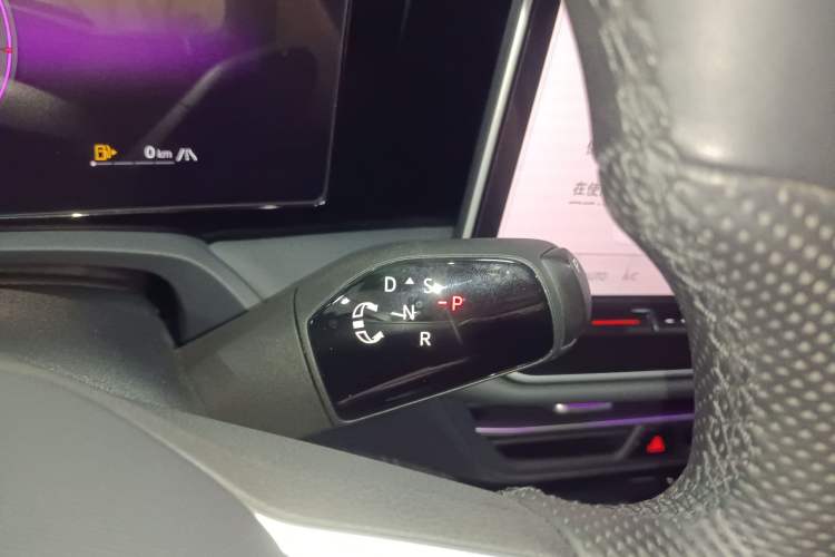 Used Volkswagen Magotan 2024 380TSI DSG Ultimate Edition Gear Lever