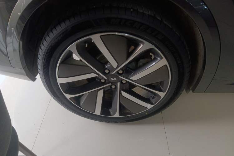 Used Li Auto L8 2023 Max model