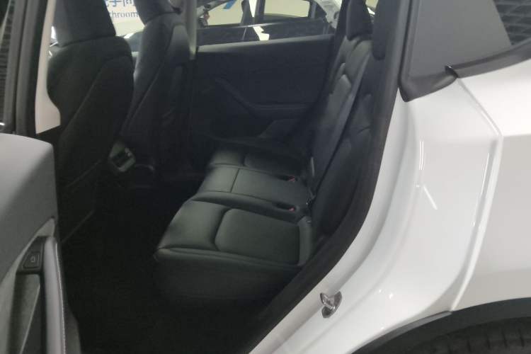 Used Tesla Model Y 2023 Long-Range All-Wheel-Drive Version
