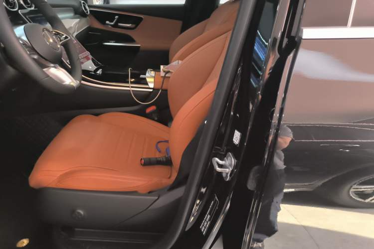 Used Mercedes-Benz GLC 2023 Facelift GLC 260 L 4MATIC Dynamic Version 5 Seats Left Front Seat