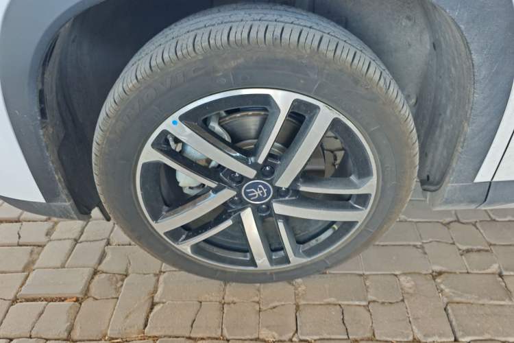 Used BYD Song L DM-i 2025 Intelligent Driving Version 112 km Leading Trim Left Front Wheel Hub