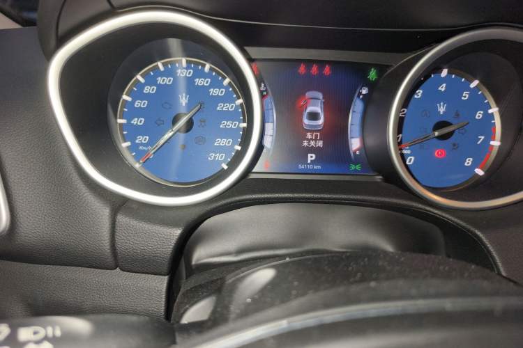 Used Maserati Ghibli 2014 3.0T Standard Edition Odometer Close Up