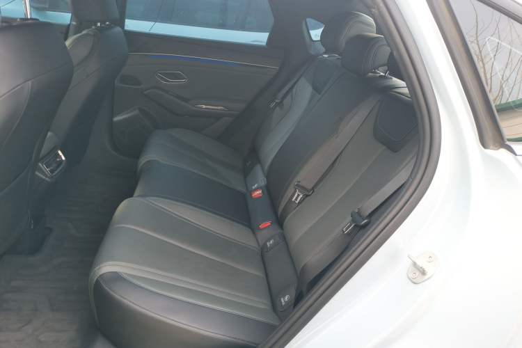 Used BYD Qin L 2025 DM-i Smart Drive 80KM Leading Model Left Rear Seat