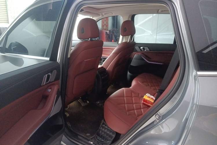 Used BMW X5 2022 xDrive 30Li Luxury M Sport Package Left Rear Seat