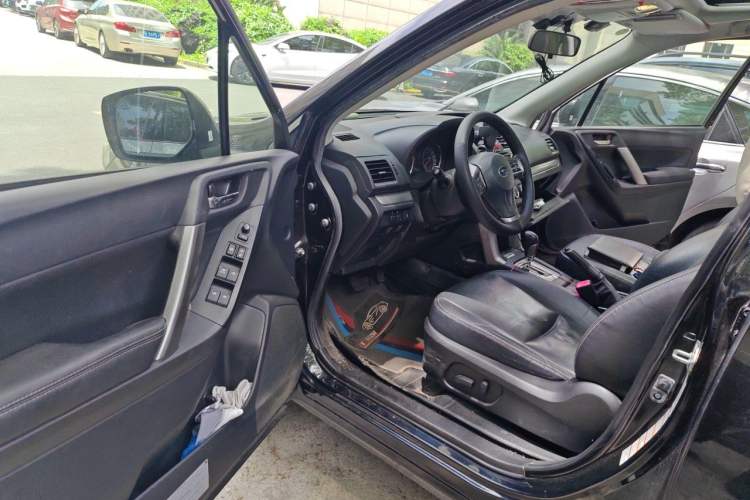 Used Subaru Forester 2014 2.0i Automatic Luxury Edition
