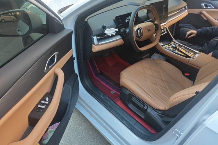 Used Geely Galaxy Galaxy A7 2025 Model EM-i 70km Luxury Edition
