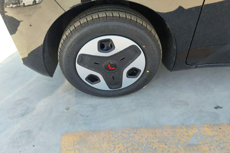 Used Wuling Zhiguang New Energy 2025 Model 305km Ambitious Edition Exterior 4