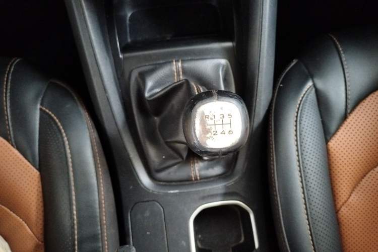 Used Wuling Hongguang S3 2019 Automatic Clutch Version 1.5L Manual Comfort Model China V Standard Gear Lever