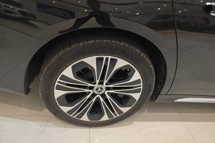 Used Mercedes-Benz E-Class New Energy 2024 E 350 e L Plug-in Hybrid Sports Sedan