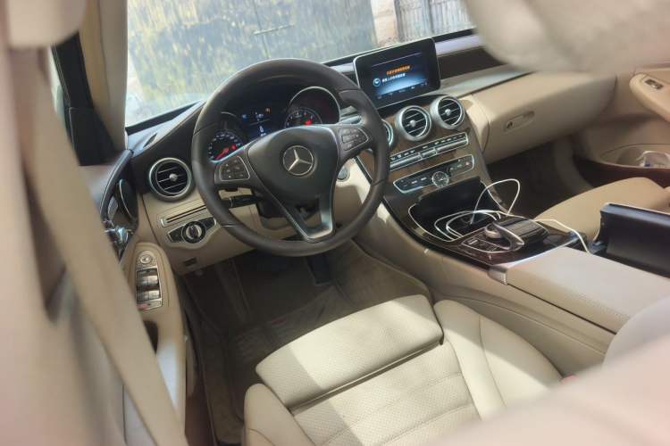 Used Mercedes-Benz C-Class 2015 Facelift C 200 L