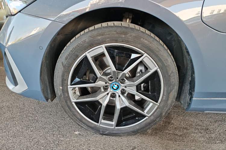 Used BMW i5 2025 eDrive 40L Luxury Package
