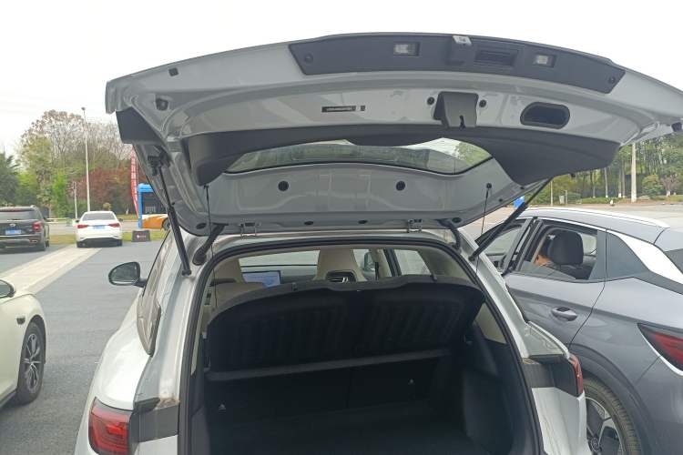 Used BYD Yuan UP 2025 Intelligent Driving Version 401 km Beyond-Range Edition
