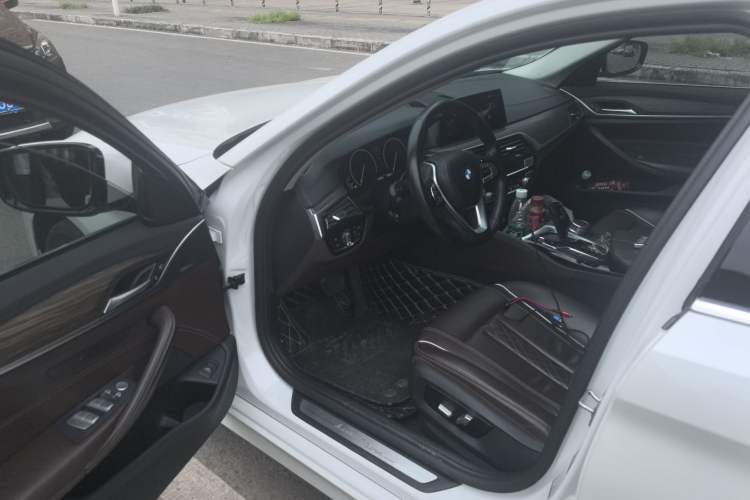 Used BMW 5 Series 2019 530Li Leading Model Luxury Package
