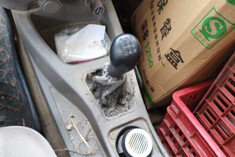 Used Wuling Rongguang V 2016 1.5L Practical Version Non-Power-Assisted Gear Lever