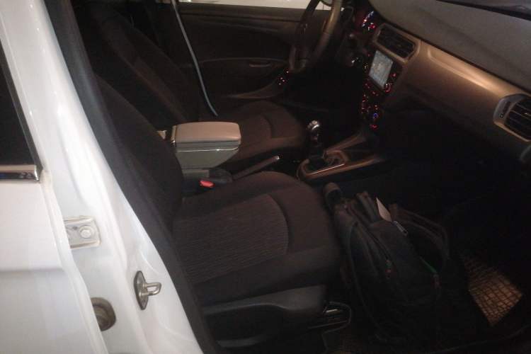 Used Citroen Elysee 2015 Zhishang Edition 1.6L Manual Fashion Model
