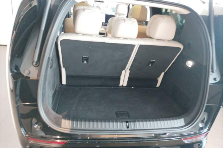 Used Li Auto MEGA 2025 Ultra Smart Refreshed Edition