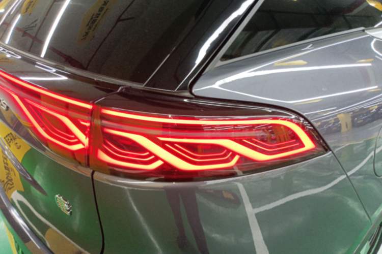 Used BYD Tang New Energy 2024 DM-i Glory Edition 112KM Prestige Model Exterior 3