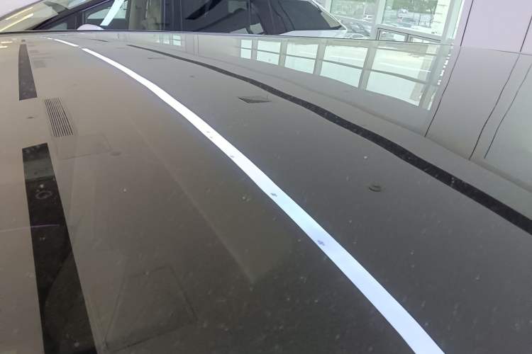 Used XPeng X9 2025 740 Ultra-Long Range Max Roof