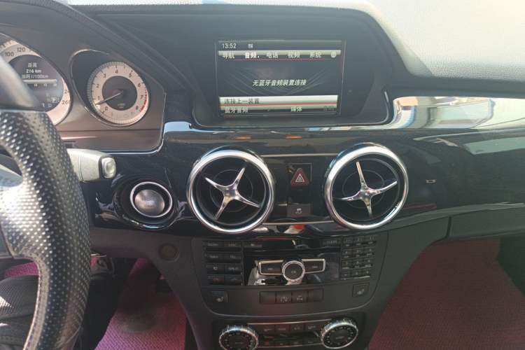 Used Mercedes-Benz GLK-Class 2013 Facelift GLK 300 4MATIC Luxury Edition
