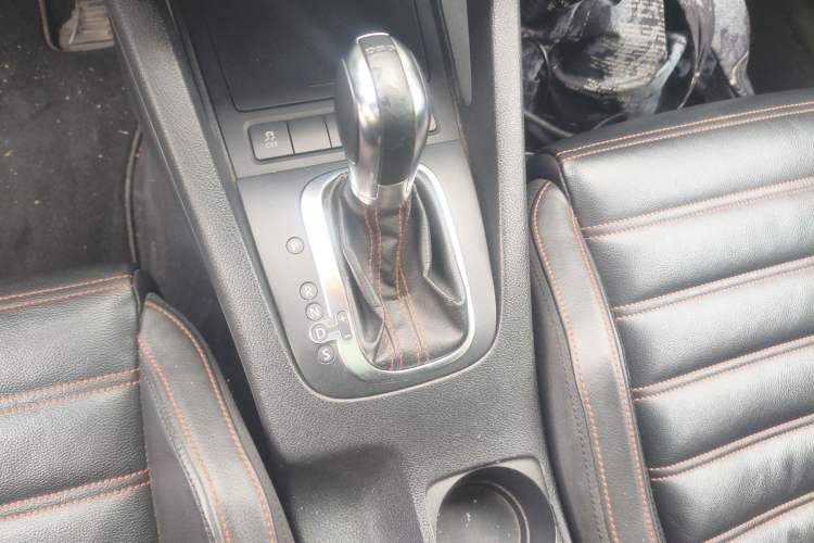 Used Volkswagen Scirocco 2013 2.0 TSI Million-Mile Edition Gear Lever