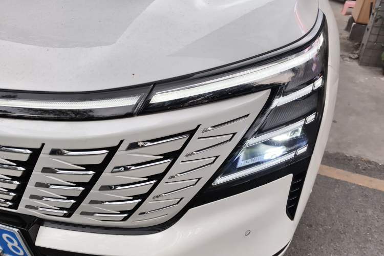 Used CHANGAN CS75 PLUS 2025 4th Generation UItra 2.0T New Blue Whale Smart Intelligent Powertrain Version Left Front Headlight