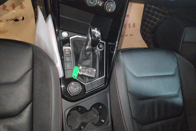 Used Volkswagen Tayron 2019 330TSI Four-Wheel Drive Luxury Version China V Standard
