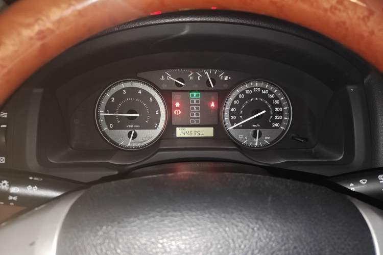 Used Toyota Land Cruiser 2015 4.0L V6 Middle East Low-Trim Version