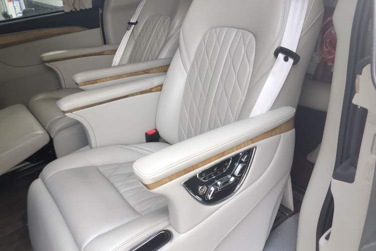 Used Buick GL8 2018 ES 28T Comfort Model China VI Standard