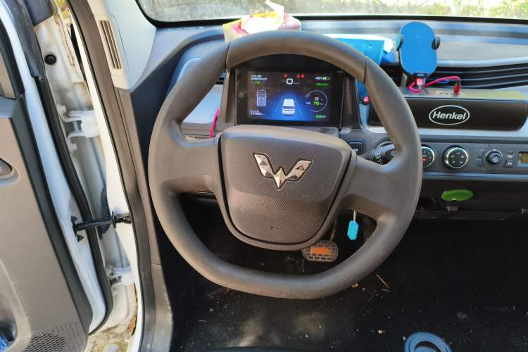 Used Wuling Hongguang MINIEV 2020 Enjoyment Model Lithium Iron Phosphate Steering Wheel