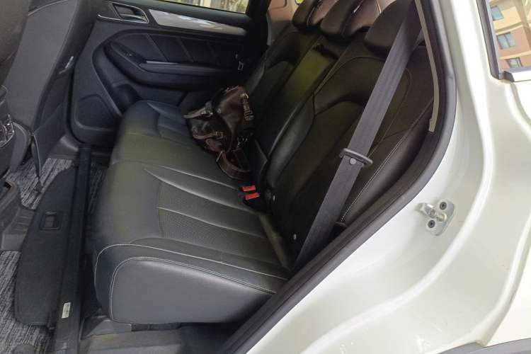 Used Roewe RX5 2019 20T Two-Wheel Drive Automatic 4G Connected Platinum Edition
