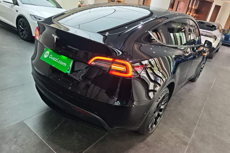 Used Tesla Model Y 2021 Long-Range All-Wheel-Drive Version
