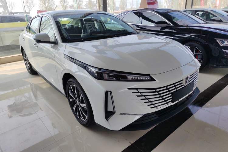 Used CHANGAN Eado 2025 Blue Whale 1.5T 500Bar Prestige Model
