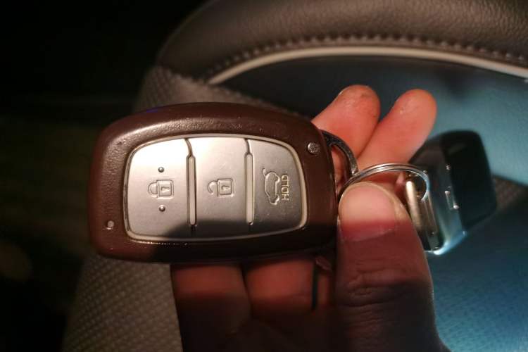 Used Hyundai ix25 2015 1.6L Automatic Two-Wheel Drive Smart GLS Trim Vehicle Key