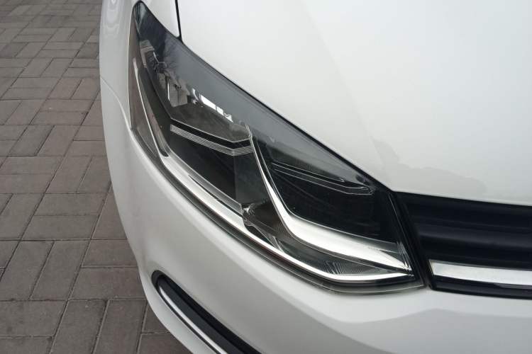 Used Volkswagen Polo 2016 1.6L Automatic Comfort Model
