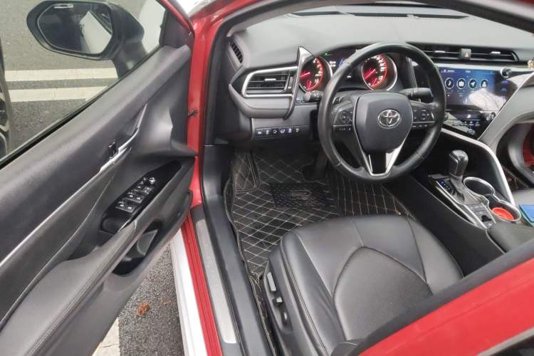 Used Toyota Camry 2019 2.5S FENGSHANG Version China VI Standard Driver Seat