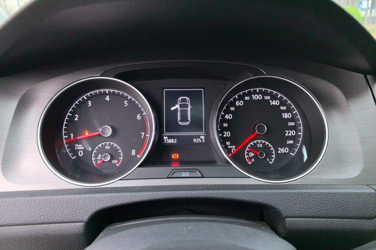 Used Volkswagen Golf 2015 1.4TSI Automatic Luxury Model Instrument Cluster