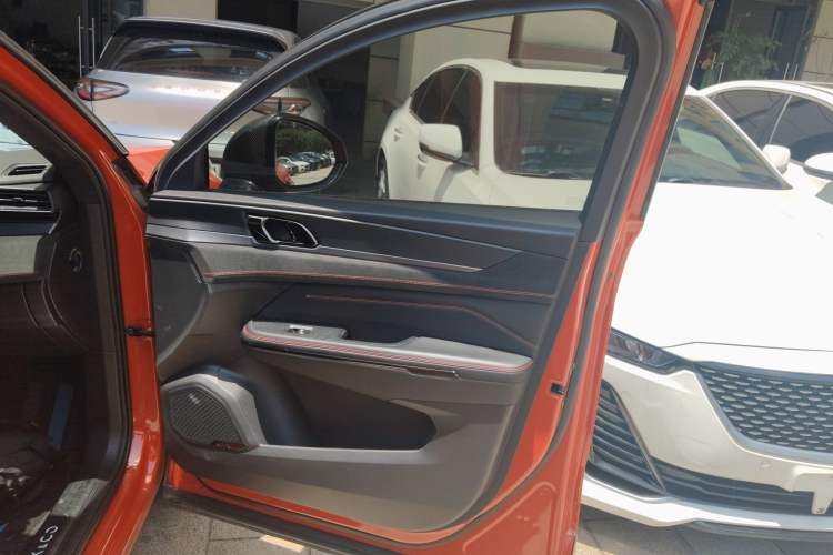 Used Lynk & Co 05 2020 2.0TD Four-Wheel Drive HypeHalo
