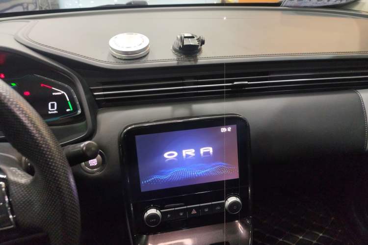 Used ORA iQ 2018 High-Range Version Smart Connectivity Model
