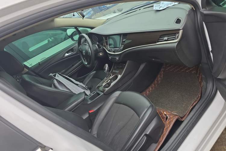 Used Buick Verano 2019 Sedan 20T Dual-Clutch Leading Model
