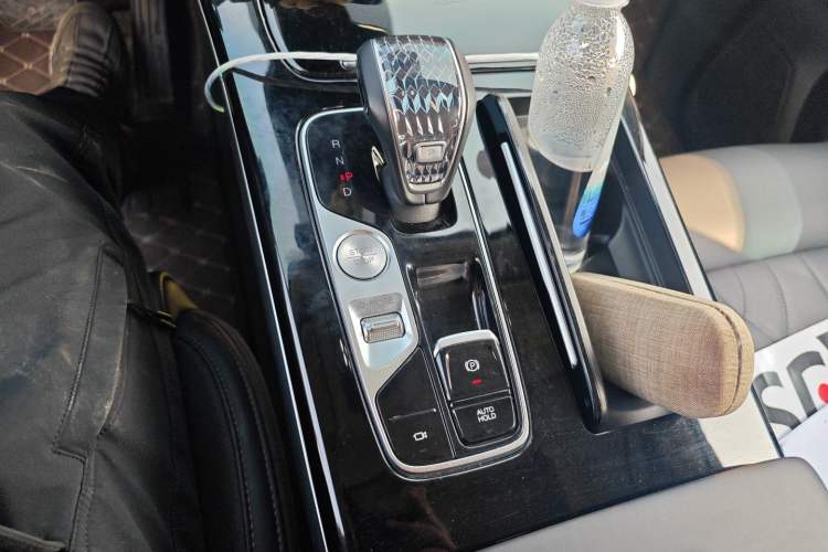 Used GAC Trumpchi M8 2024 Master Series 400T Ultimate Edition Gear Lever