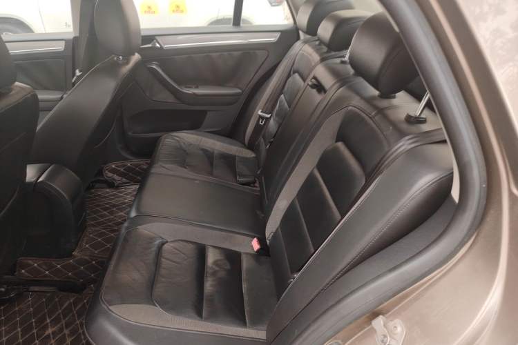 Used Volkswagen Bora 2014 1.6L Automatic Fashion Model Left Rear Seat